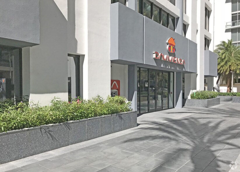 More Photos Of 1110 Brickell Ave, Miami Office For Sale