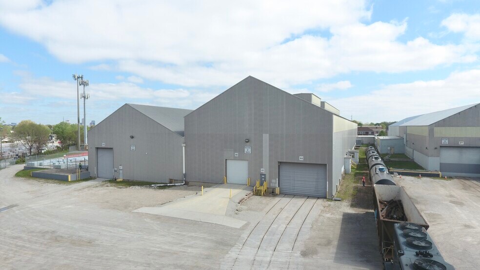 More Photos Of 3000 Shelby St, Indianapolis Distribution For Lease