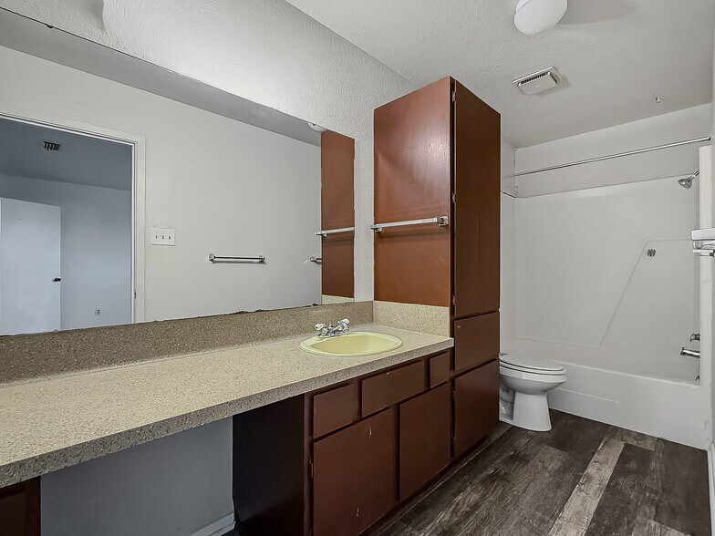 More Photos Of 3701-3740 Thornberry Ct, Corpus Christi Apartments For Sale