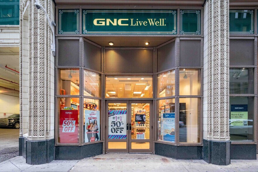 More Photos Of 1 N State St, Chicago Office Residential For Sale