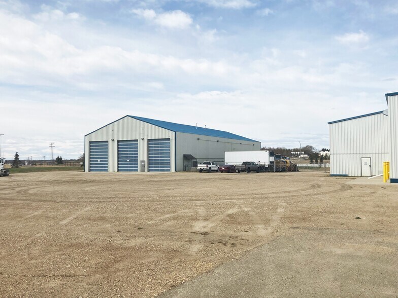More Photos Of 253 Burnt Park Dr, Red Deer County Service For Lease