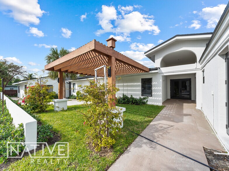 More Photos Of 3305 SE 5th St, Pompano Beach Assisted Living For Sale