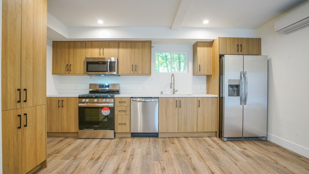 More Photos Of 6112-6114 Saturn St, Los Angeles Apartments For Sale