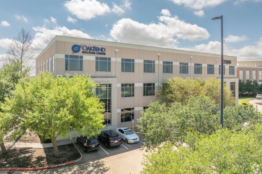 More Photos Of 22001 Southwest Freeway, Richmond Medical For Lease