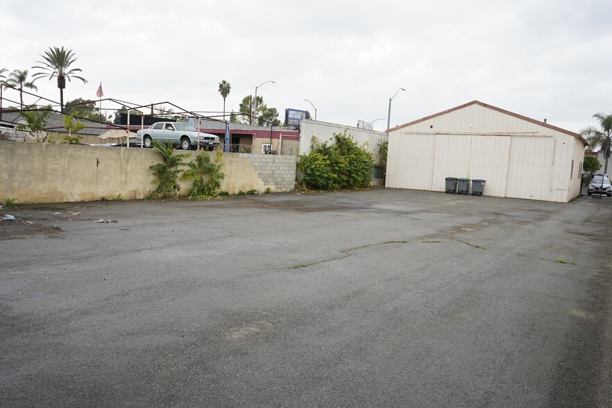 More Photos Of 12408 Carson St, Hawaiian Gardens Industrial For Lease