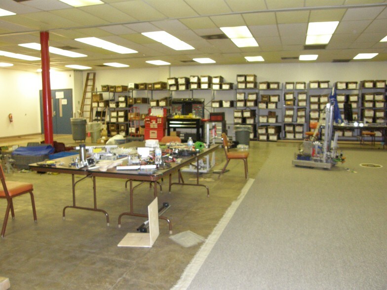More Photos Of 2112 Industrial Dr, Niles Manufacturing For Sale