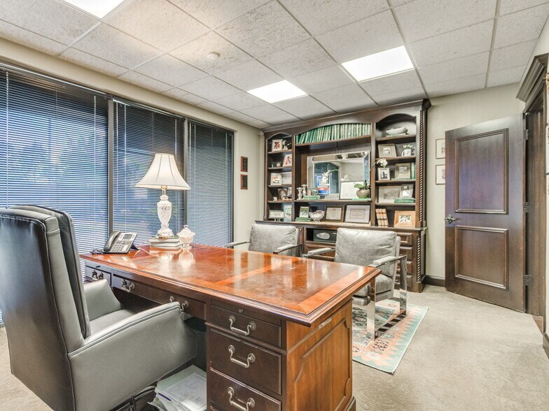 More Photos Of 2425 Wilcox Dr, Norman Office For Sale