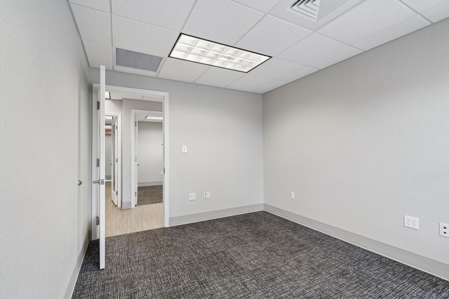 More Photos Of 575 Indian Rocks Rd N, Belleair Bluffs Medical For Lease