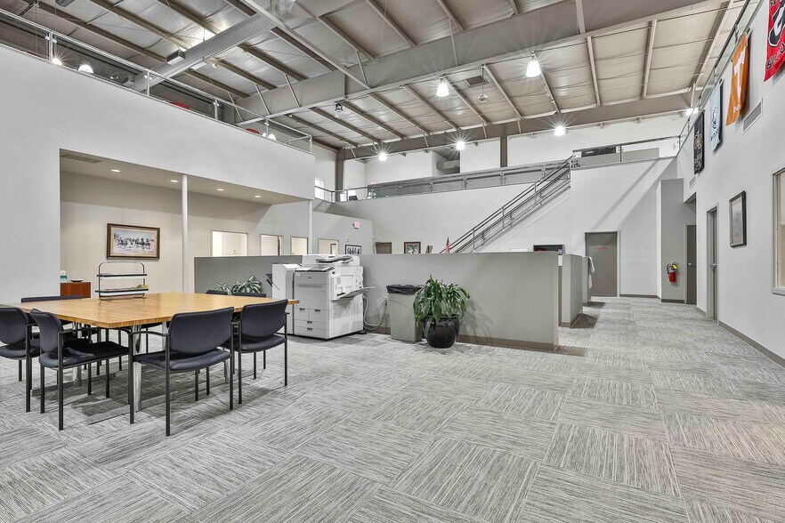 More Photos Of 1039 Sullivan Rd, Newnan Office For Sale