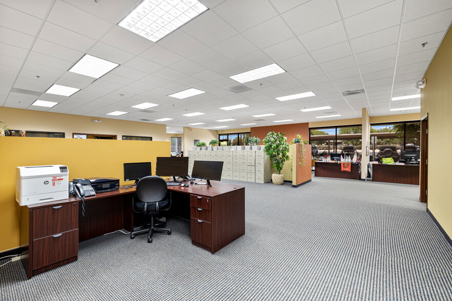 More Photos Of 550 S Paseo Dorotea, Palm Springs Medical For Sale
