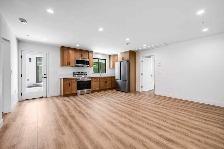 More Photos Of 5954 Simpson Ave, Valley Village Apartments For Sale