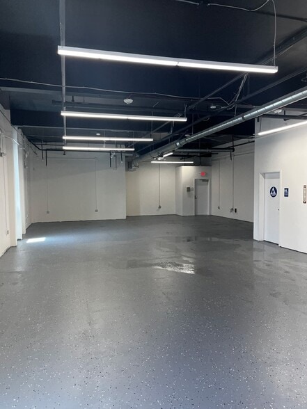 More Photos Of 819 Cowan Rd, Burlingame Light Manufacturing For Lease