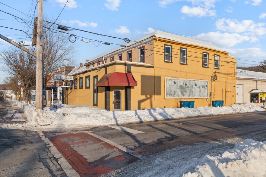 More Photos Of 194-198 Main St, Emmaus Restaurant For Sale