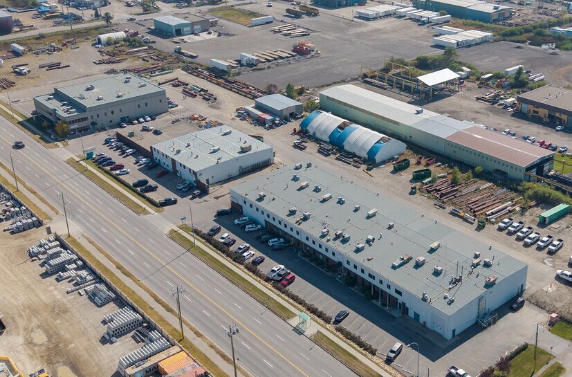 More Photos Of 4839 90th Ave SE, Calgary Warehouse For Lease