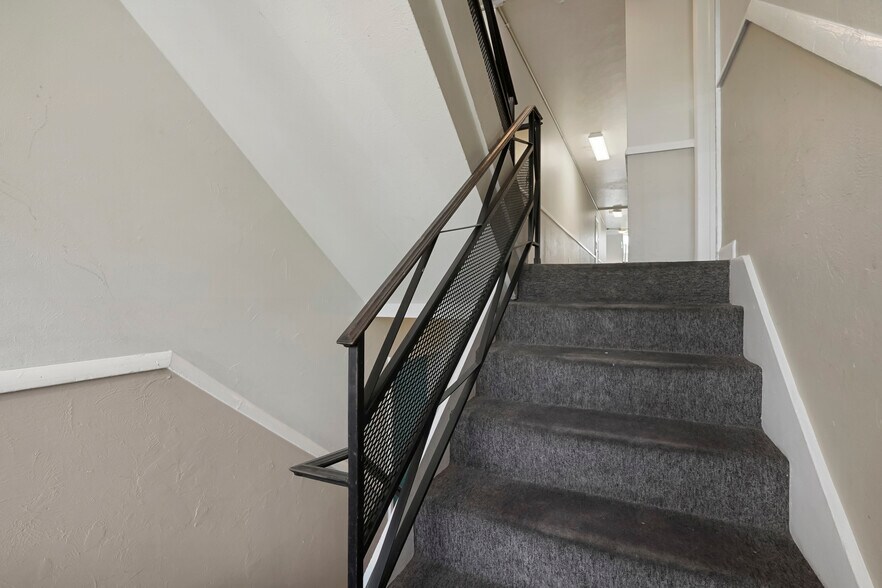 More Photos Of 1677 Geneva St, Aurora Apartments For Sale