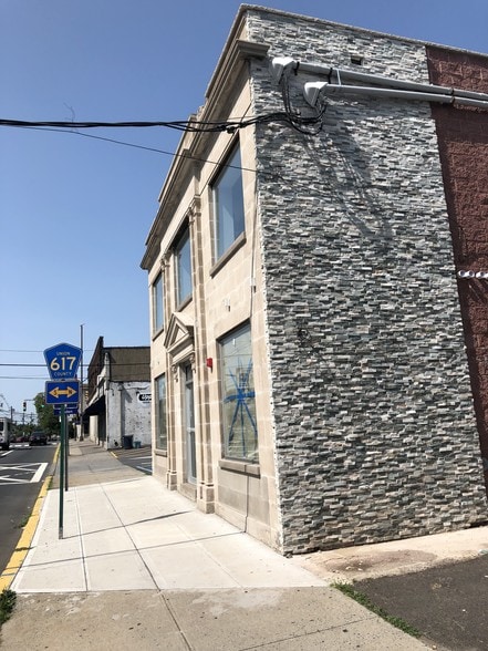 More Photos Of 19 E Elizabeth Ave, Linden Showroom For Sale