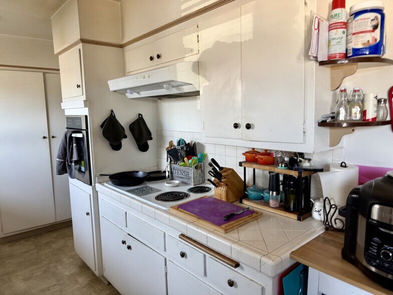 More Photos Of 2005-2007 S Stoneman Ave, Alhambra Multifamily For Sale