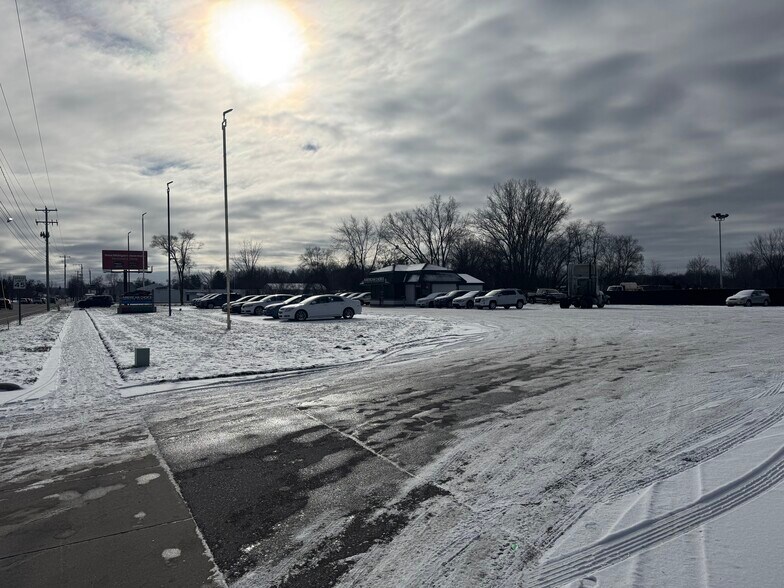 More Photos Of 5873 S Division Ave, Grand Rapids Office For Lease