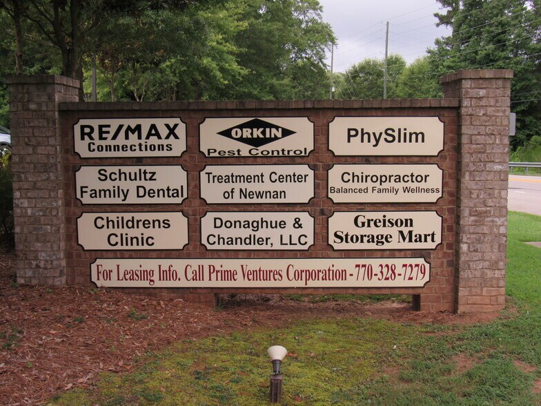 More Photos Of 931 Lower Fayetteville Rd, Newnan Medical For Lease
