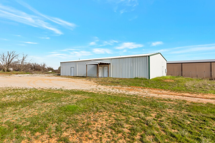 Primary Photo Of 1711 FM 51, Springtown Flex For Sale