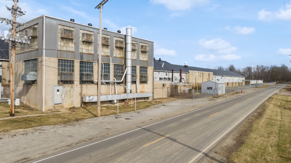 More Photos Of 16123 Armour St NE, Alliance Warehouse For Lease