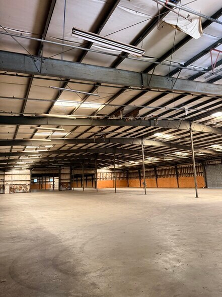 More Photos Of 281 Industrial Blvd, Bishopville Warehouse For Lease