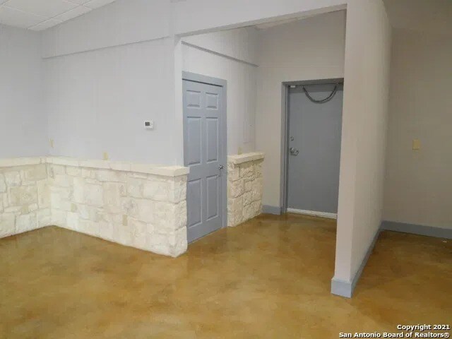 More Photos Of 8603 US Highway 281 N, Spring Branch Research And Development For Sale