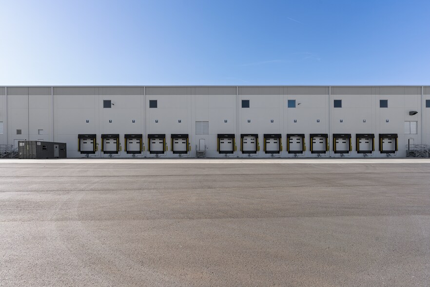 More Photos Of Laird Rd And Bill Carruth Pky, Hiram Warehouse For Sale