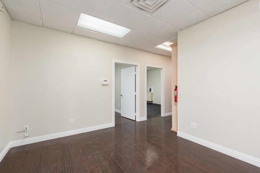 More Photos Of 2881 S Valley View Blvd, Las Vegas Office Residential For Lease