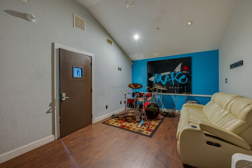 More Photos Of 2250 N Volusia Ave, Orange City Specialty For Lease