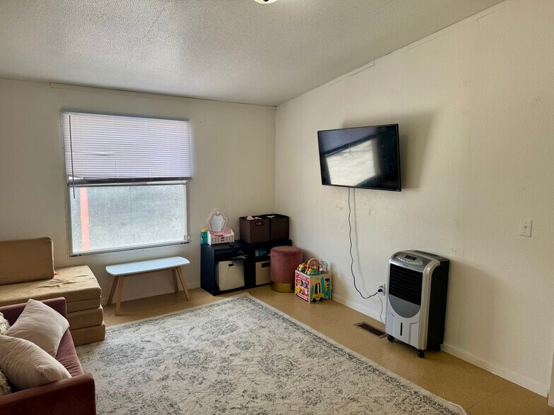 More Photos Of 3001 E Highway 199, Springtown Flex For Lease