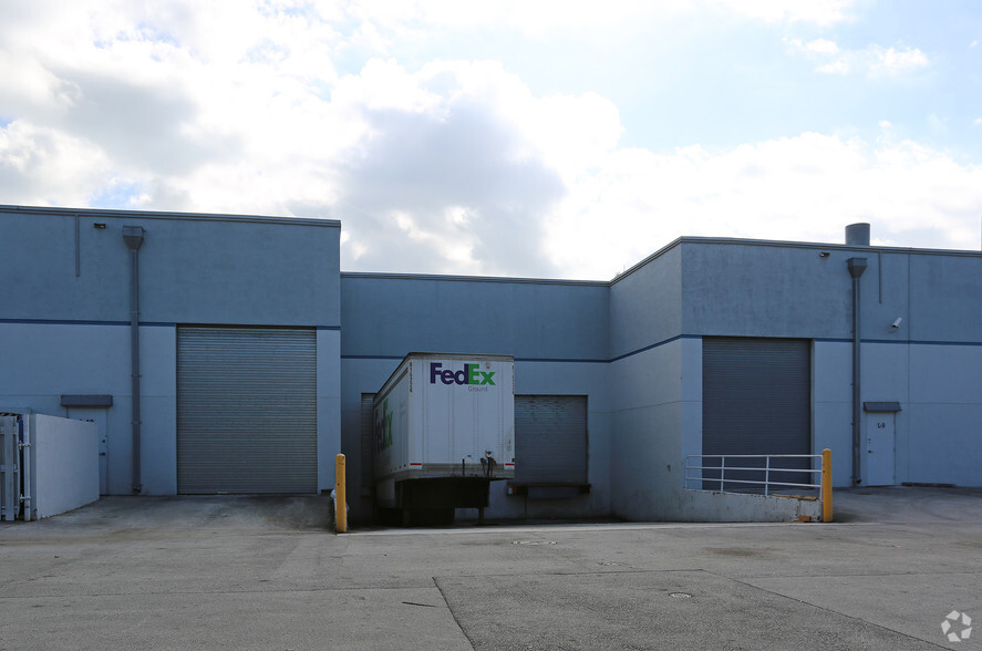 Primary Photo Of 6601 Lyons Rd, Coconut Creek Warehouse For Lease