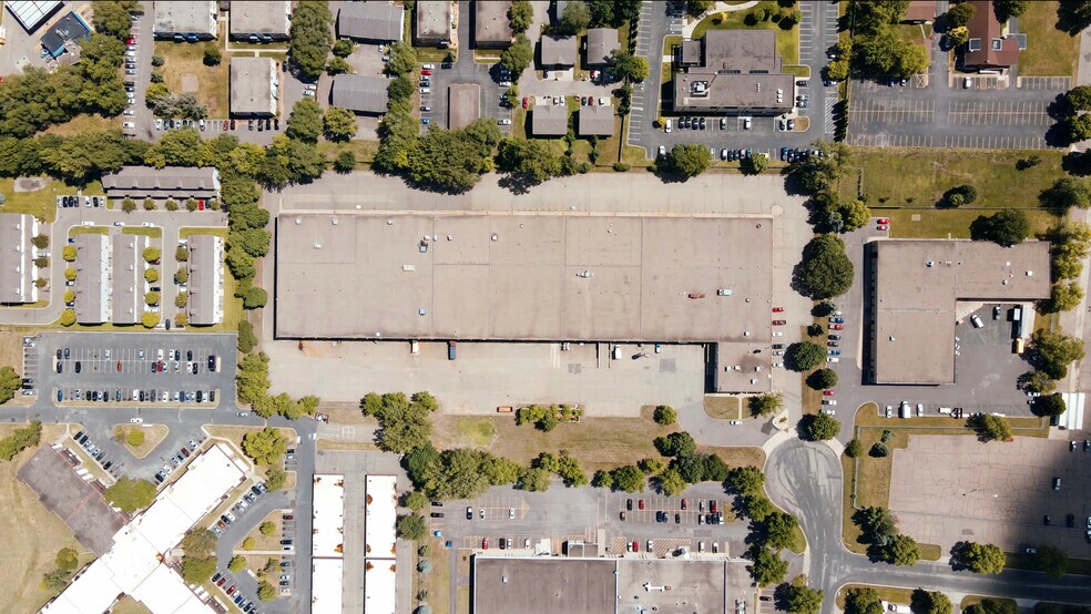 More Photos Of 1600 N 67th Ave, Brooklyn Center Warehouse For Lease