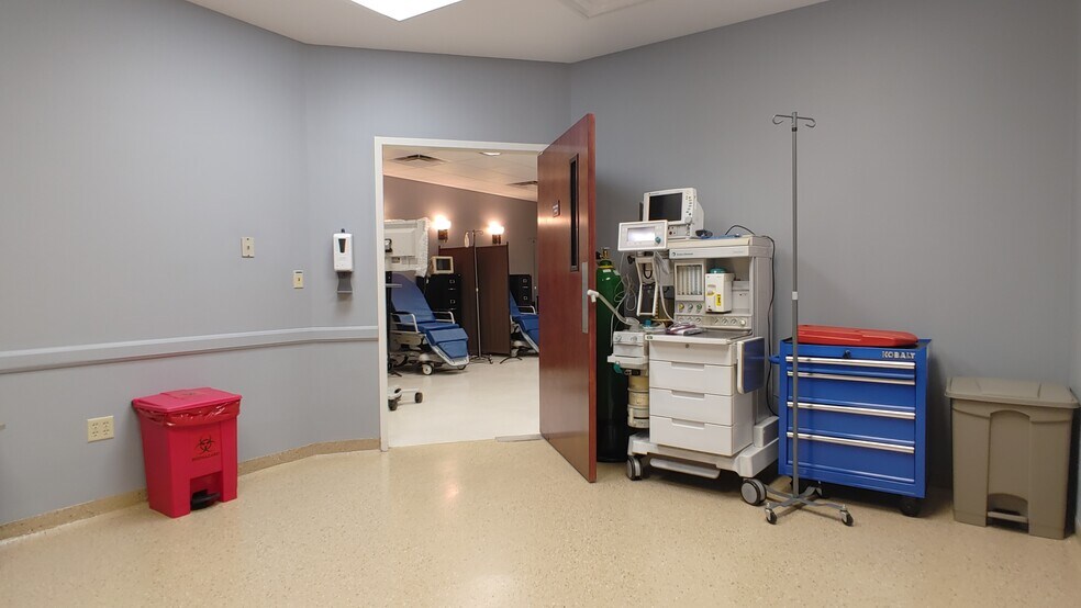 More Photos Of 12460-12468 W Atlantic Blvd, Coral Springs Medical For Lease