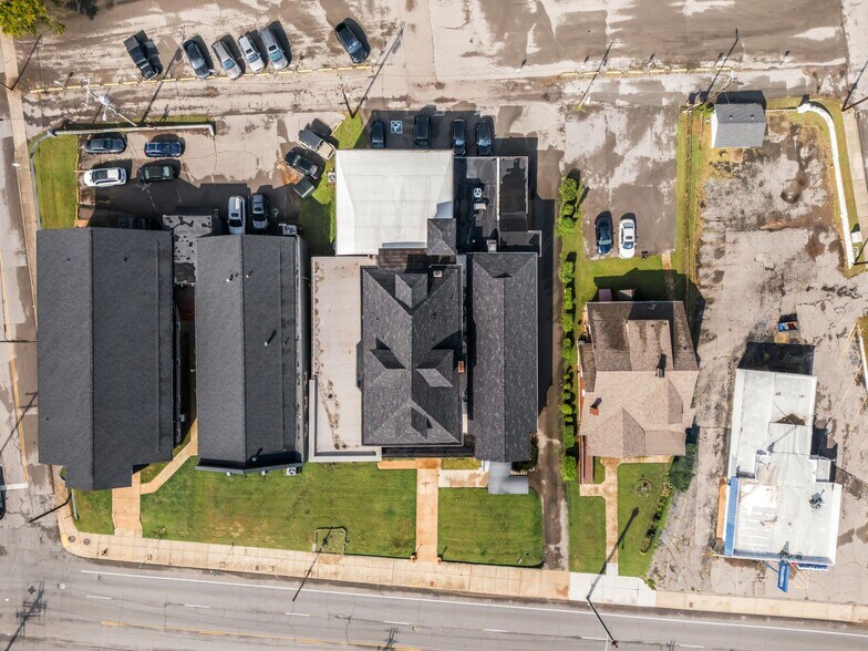 More Photos Of 904 Gallatin Ave, Nashville General Retail For Sale