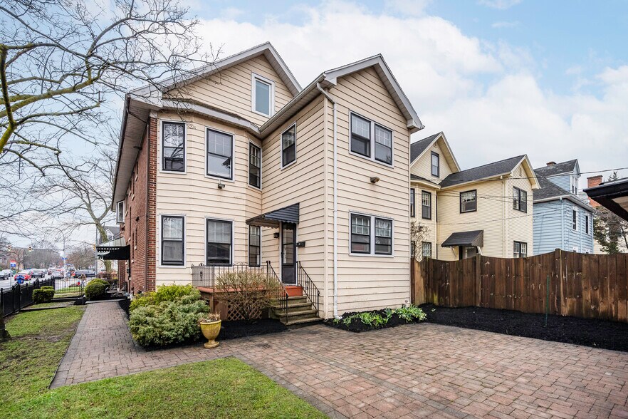 More Photos Of 632 W Ferry St, Buffalo Apartments For Sale