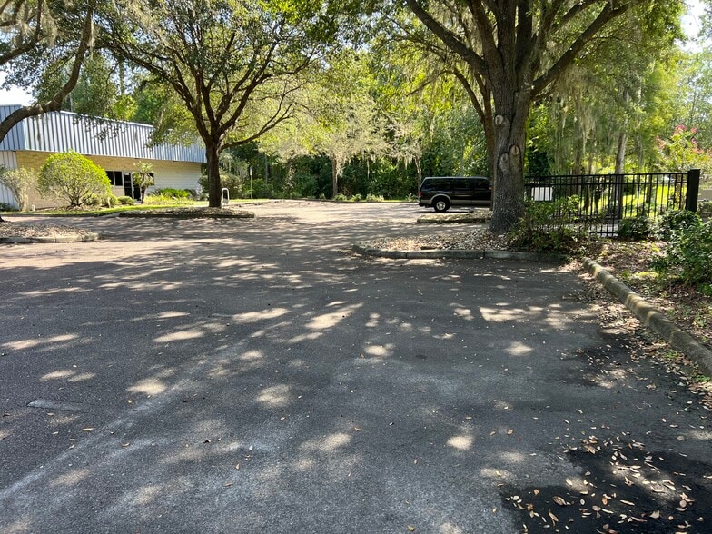More Photos Of 1908-1910 NW 67th Pl, Gainesville Light Manufacturing For Sale