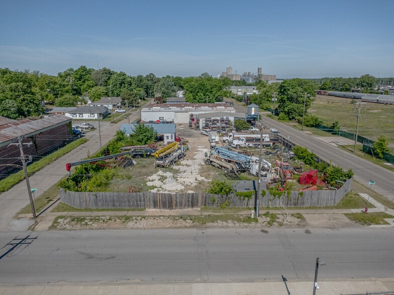 More Photos Of 301 Burke Ave, Jonesboro Warehouse For Sale