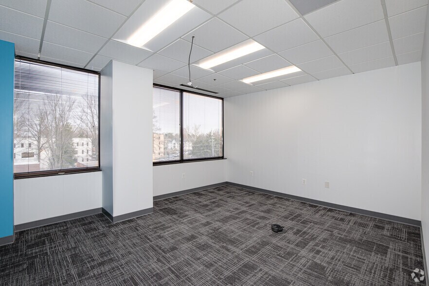 More Photos Of 1320 Old Chain Bridge Rd, McLean Office For Lease