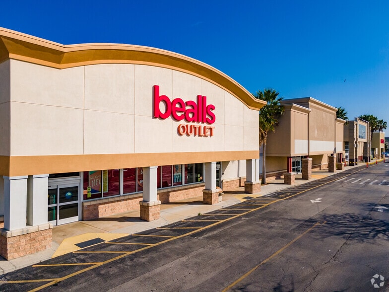 More Photos Of 9550-9690 Us Highway 19, Port Richey Unknown For Lease