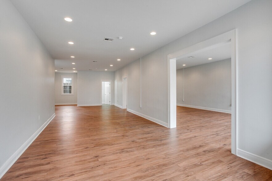 More Photos Of 3210-3216 Metairie Rd, Metairie Storefront Retail Residential For Lease