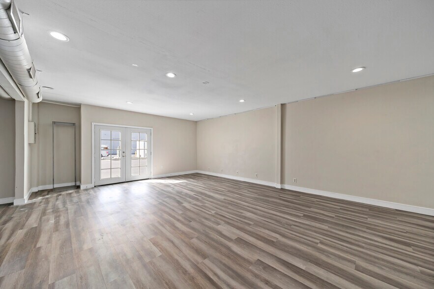 More Photos Of 1230 N Jefferson St, Anaheim Light Distribution For Sale