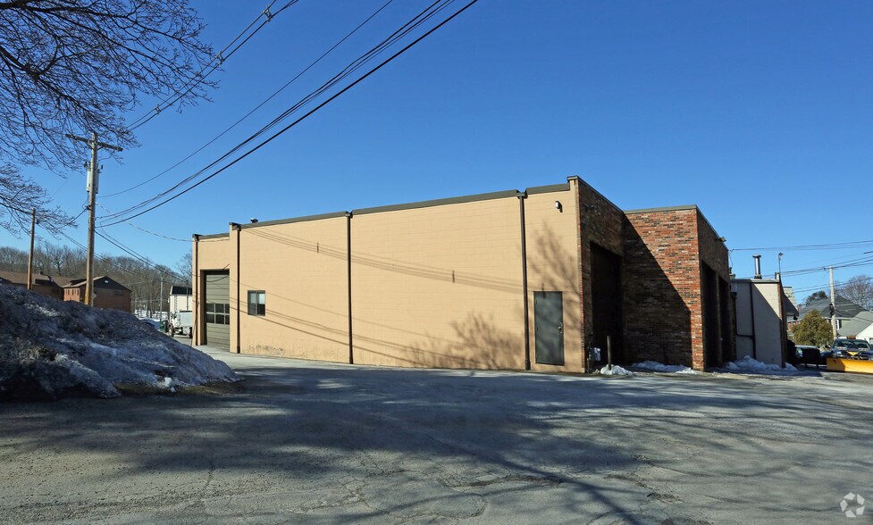 More Photos Of 580 South St, Waltham Unknown For Lease
