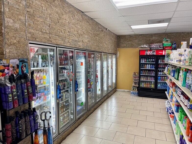 More Photos Of 5725 Pembroke Rd, Hollywood Convenience Store For Sale