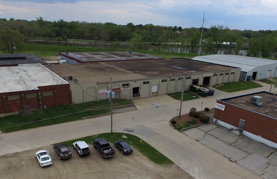 More Photos Of 76 Washington Ave, Des Moines Warehouse For Sale