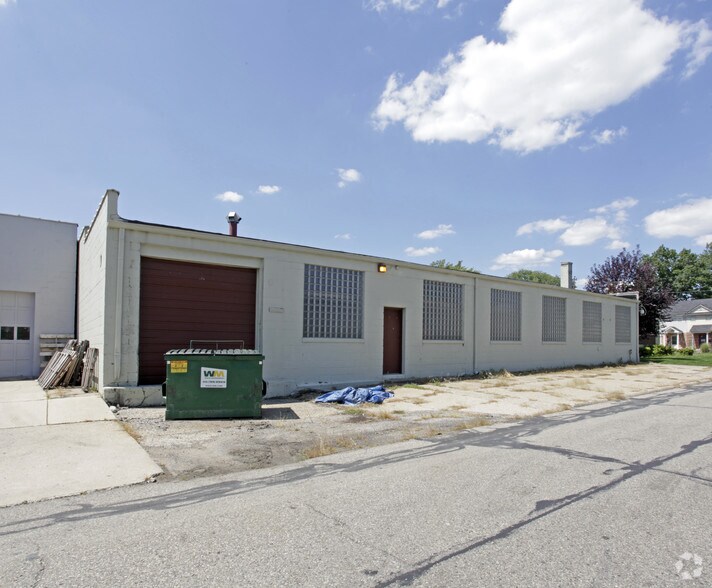 More Photos Of 1030 Woodward Hts, Ferndale Warehouse For Lease