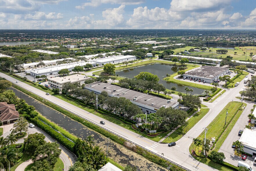 More Photos Of 11260 Fortune Cir, Wellington Warehouse For Lease