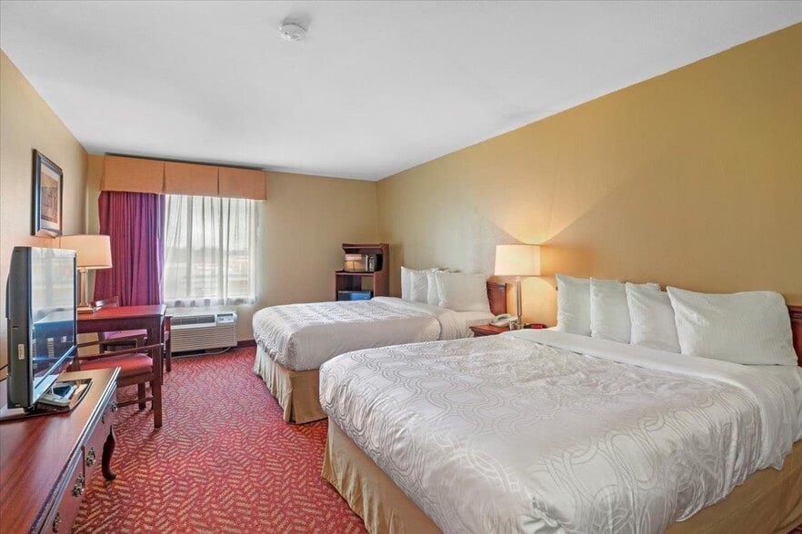 More Photos Of 3440 E Clear Lake Ave, Springfield Hotel For Sale