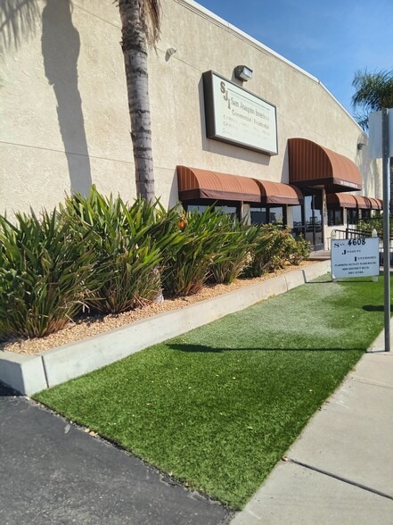 More Photos Of 4608 District Blvd, Bakersfield Warehouse For Sale