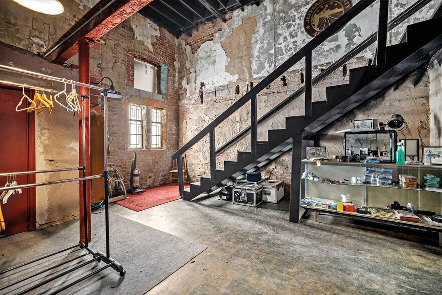 More Photos Of 1816 1st Ave N, Birmingham Storefront For Sale